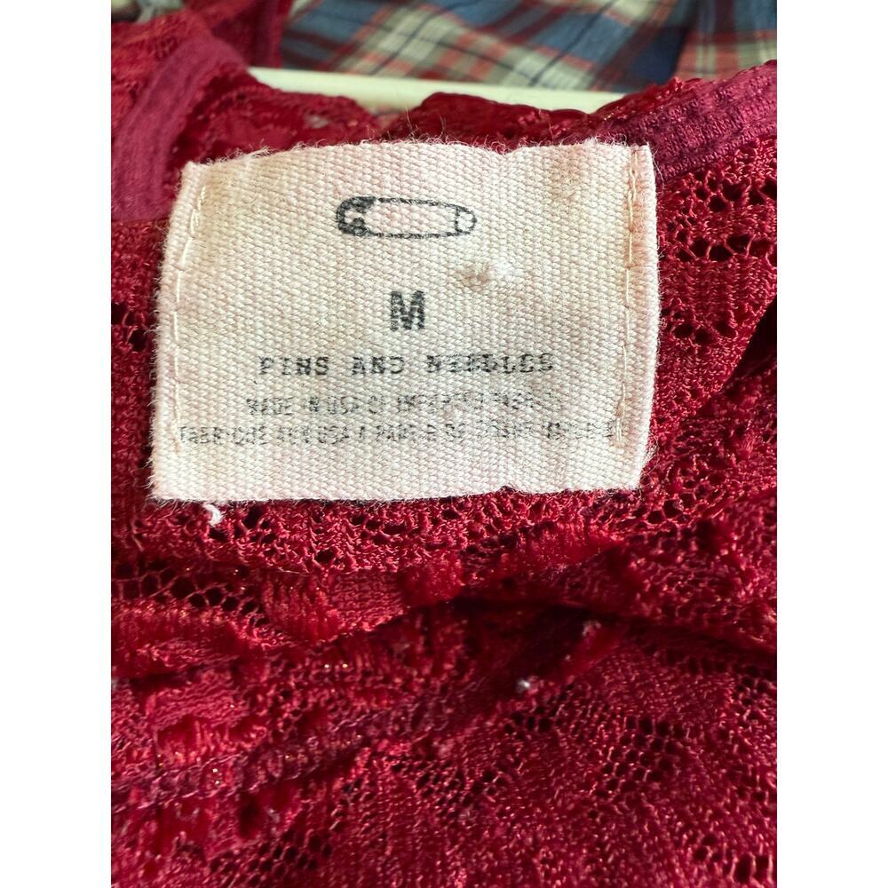 Pins and Needles Sz M Burgundy Stretchy Lace Sleeveless Women's Tank | EUC - Picture 3 of 4